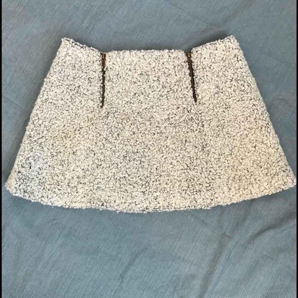 COPE Dresses & Skirts - COPE cream wool skirt with zipper detail size 0